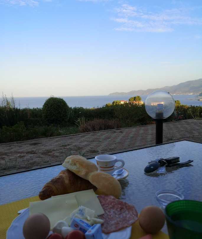 Villa Pischinas主图