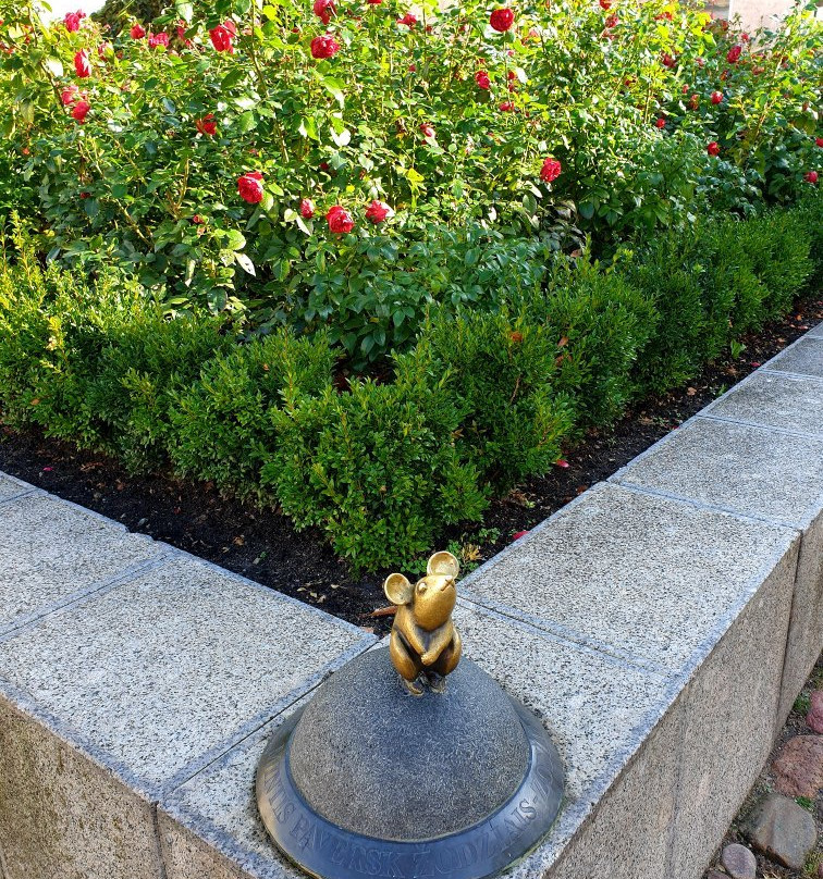 Sculpture Golden Mouse-克莱佩达必去景点