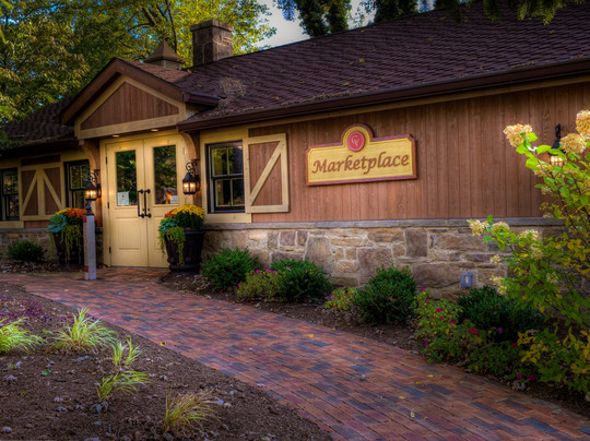 Louisville旅游景点-The Marketplace at Gervasi Vineyard