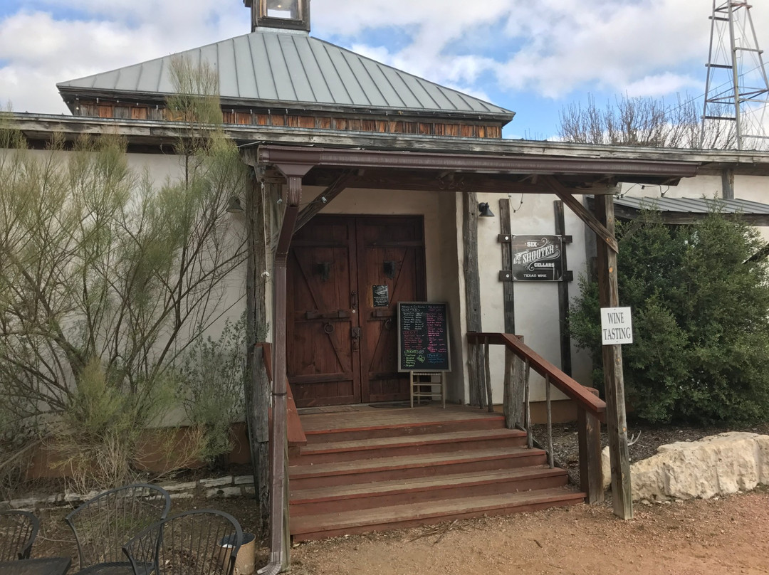 Six Shooter Cellars-弗雷德里克斯堡必去景点