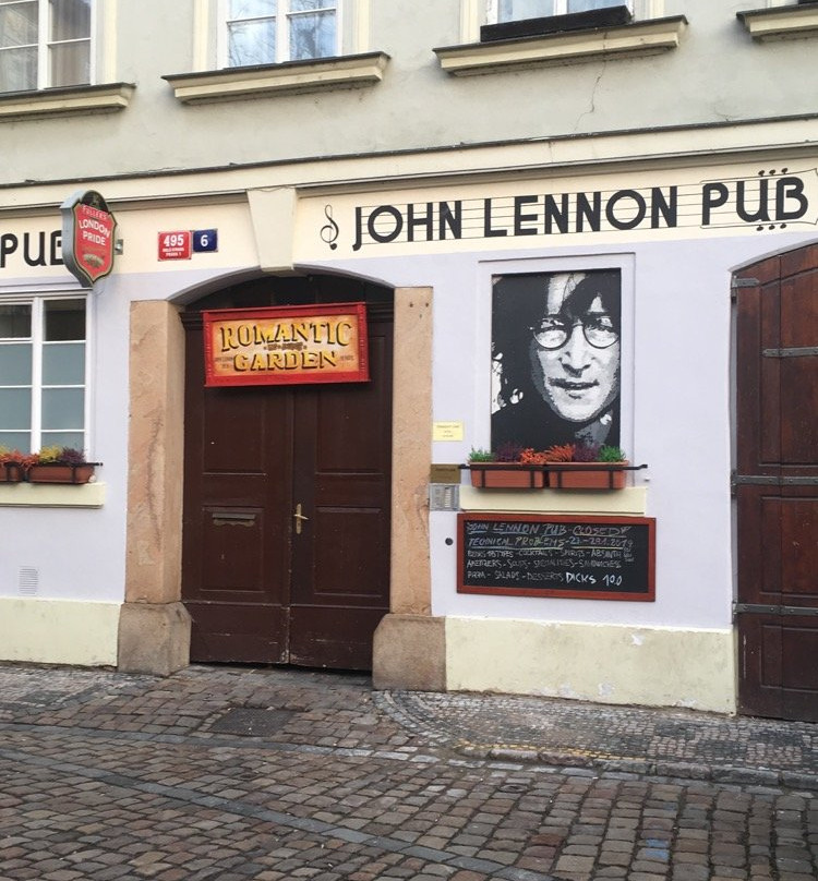 列侬墙景点图片