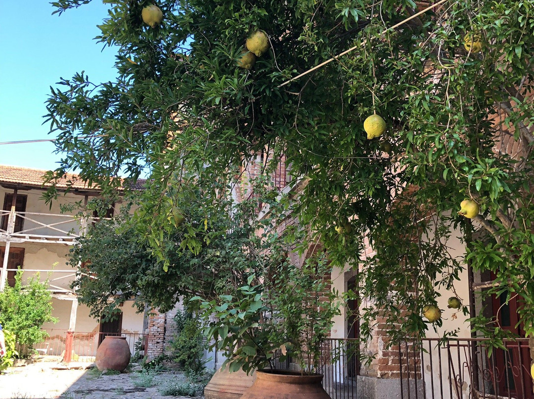 Moni Limonos-Kalloni必去景点