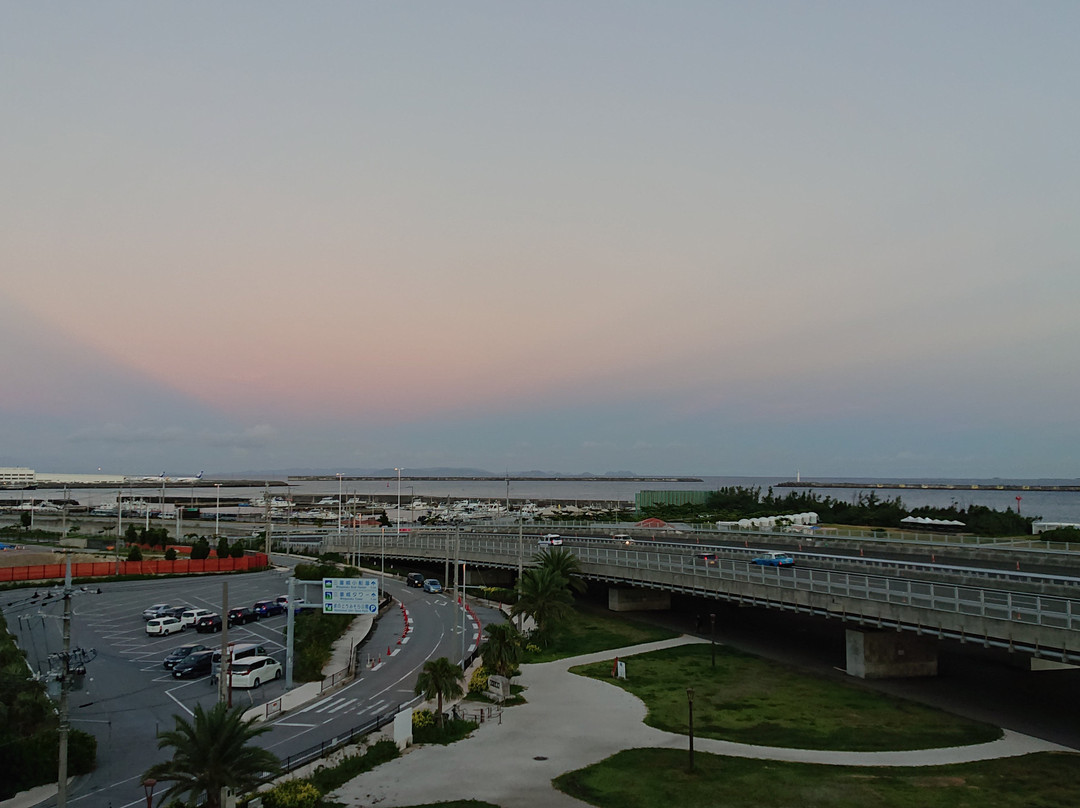 那霸海滩边酒店主图