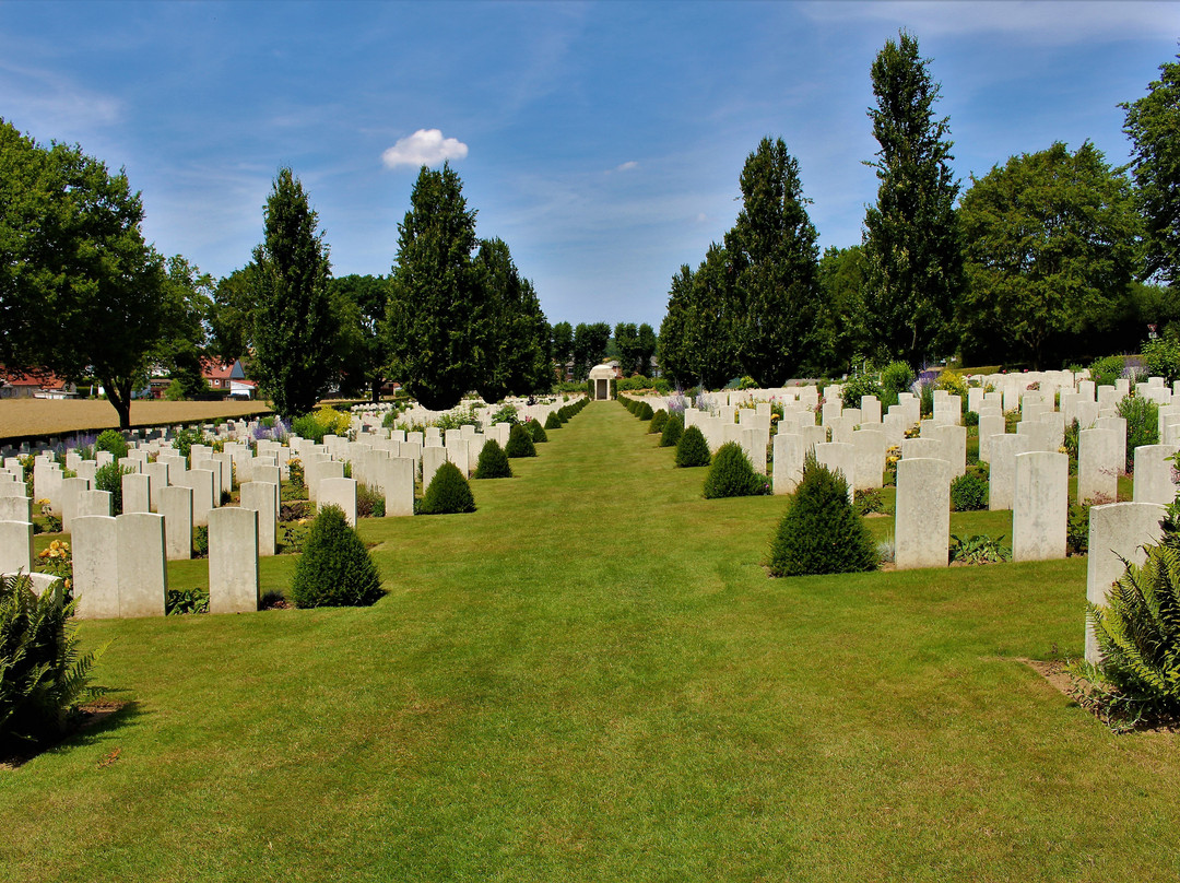 Ecoivres Military Cemetery-Mont-Saint-Eloi必去景点