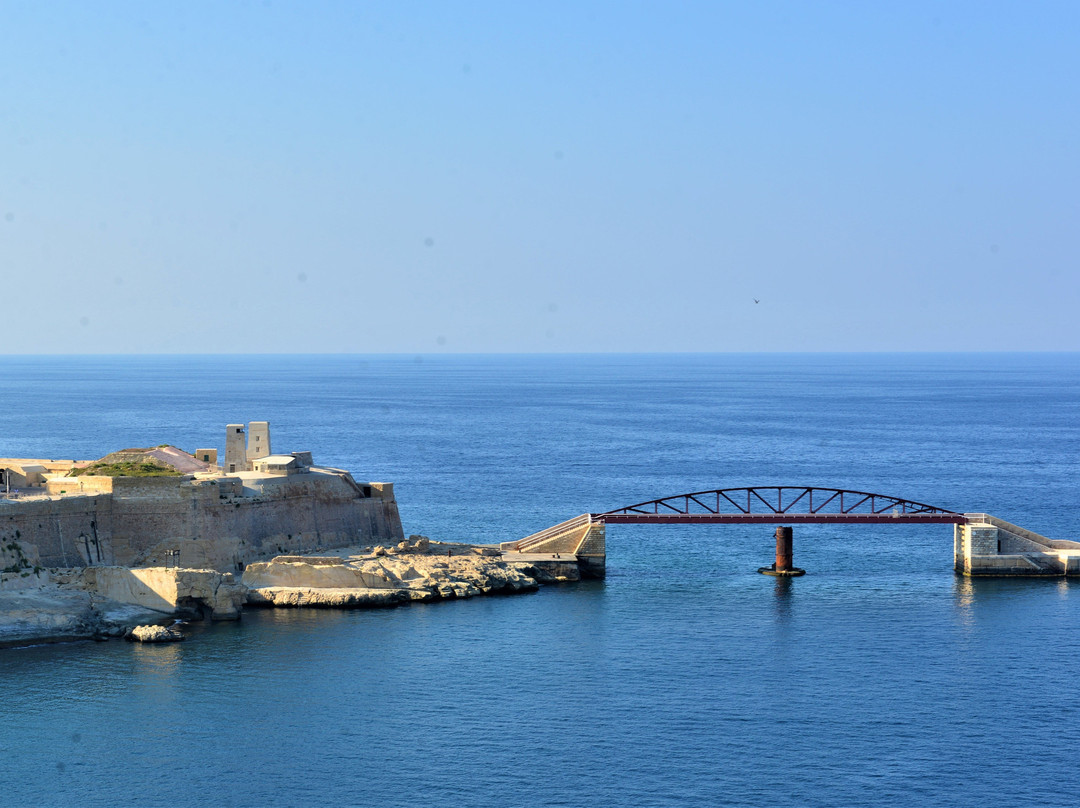 Breakwater Bridge-瓦莱塔必去景点