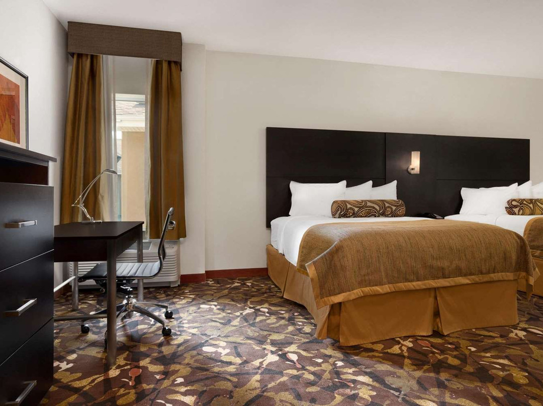 Baymont by Wyndham Hobbs主图