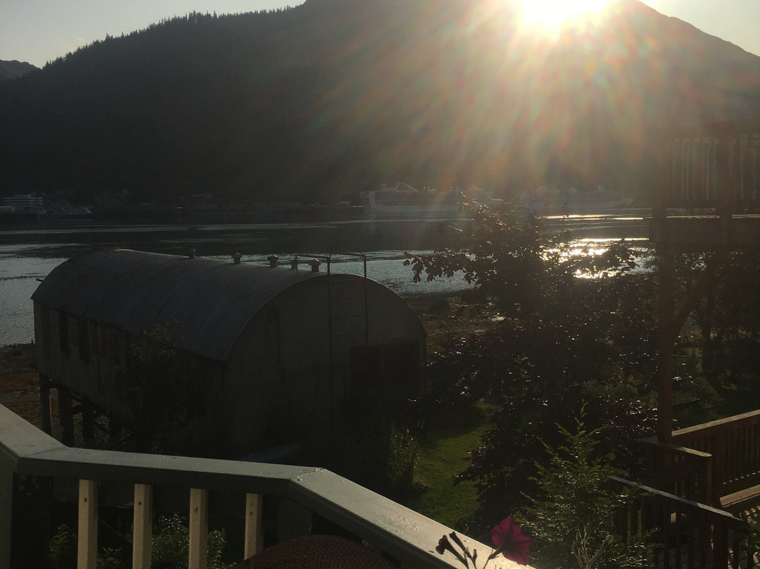 Beachside Villa Luxury Inn主图