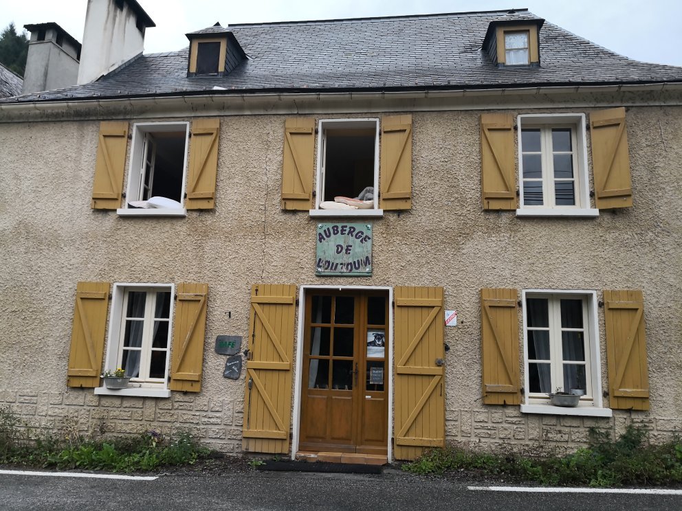 Auberge de l'Ouzoum-官方