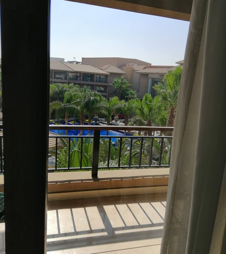 开罗朱斯萨尼湖景酒店主图