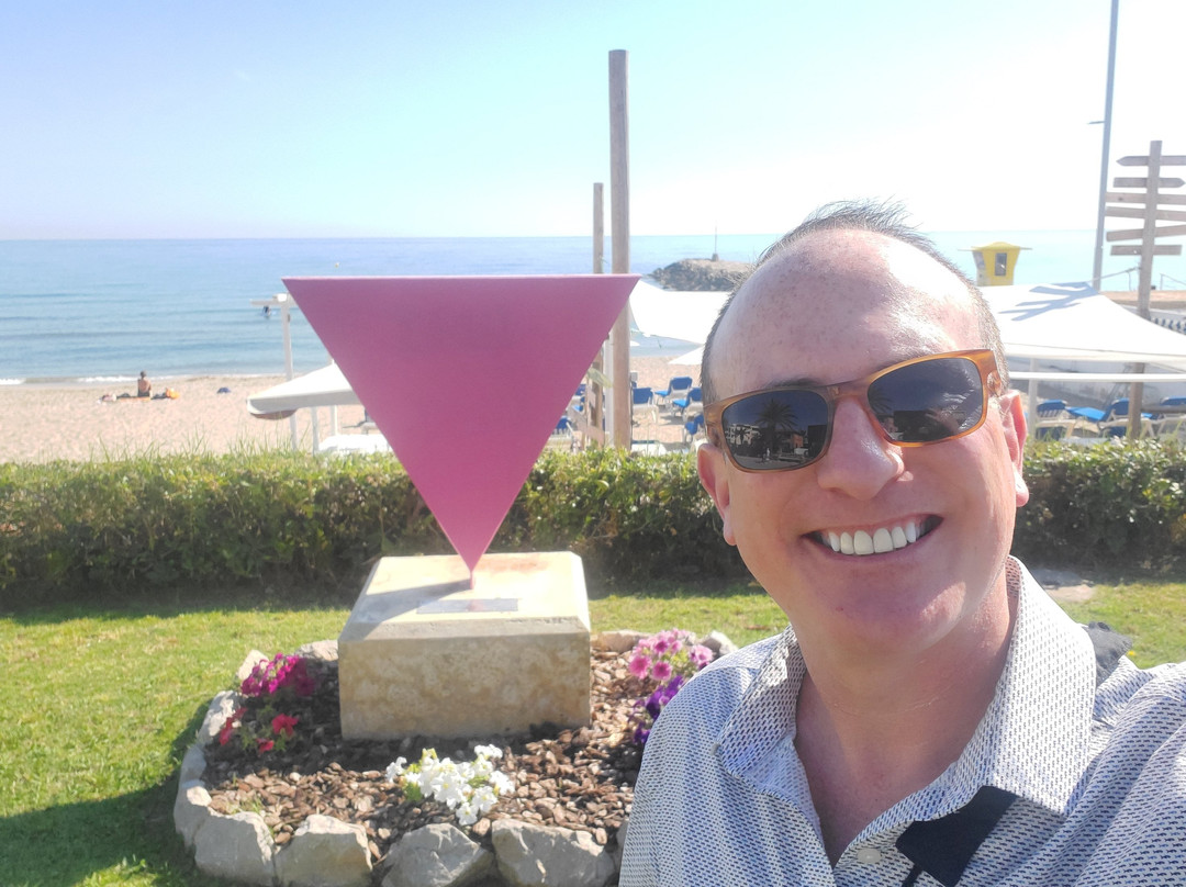 Pink Triangle Monument Against Homophobia-锡切斯必去景点