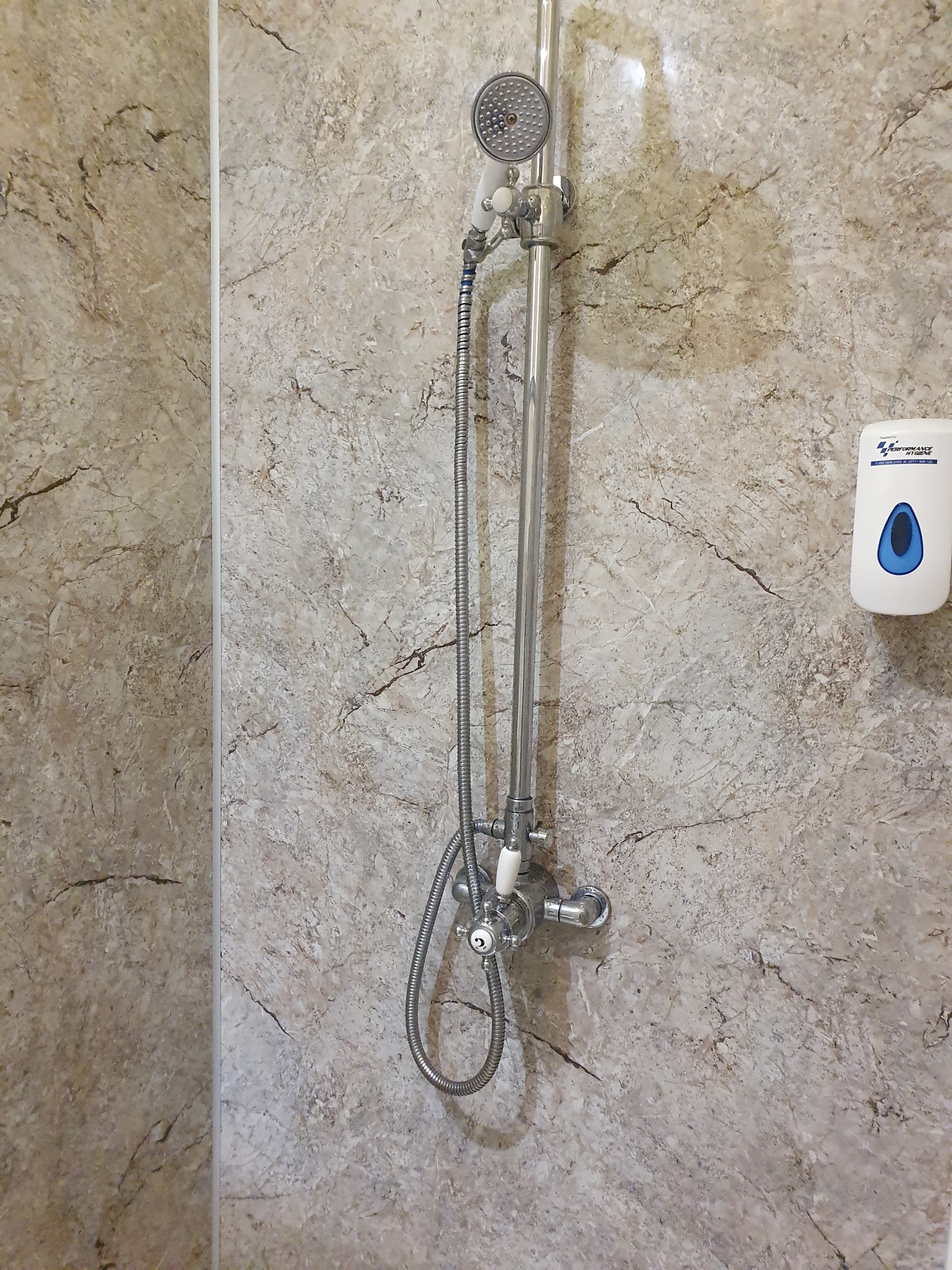 Lisnacurran Country House B&B (Hot Tub)-浴室