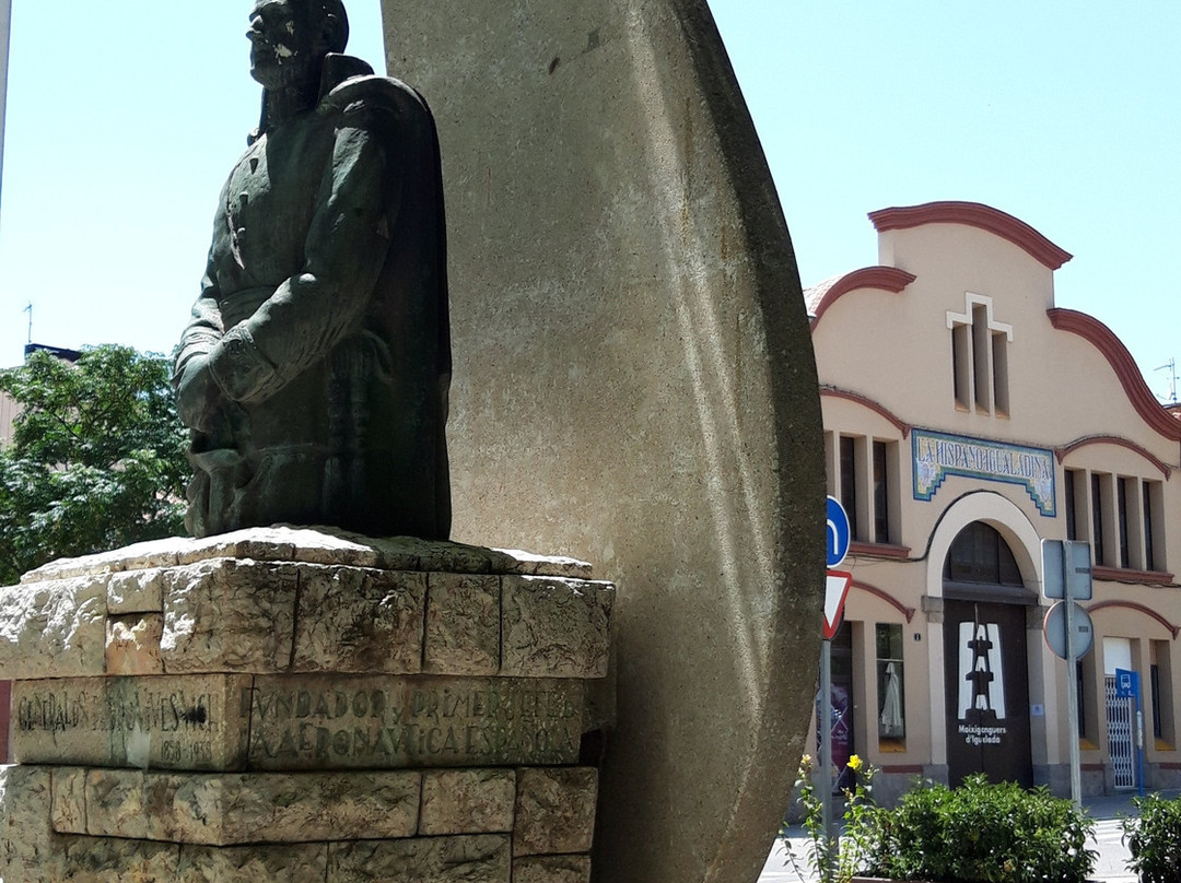 Monument a Pere Vives Vich-伊瓜拉达必去景点