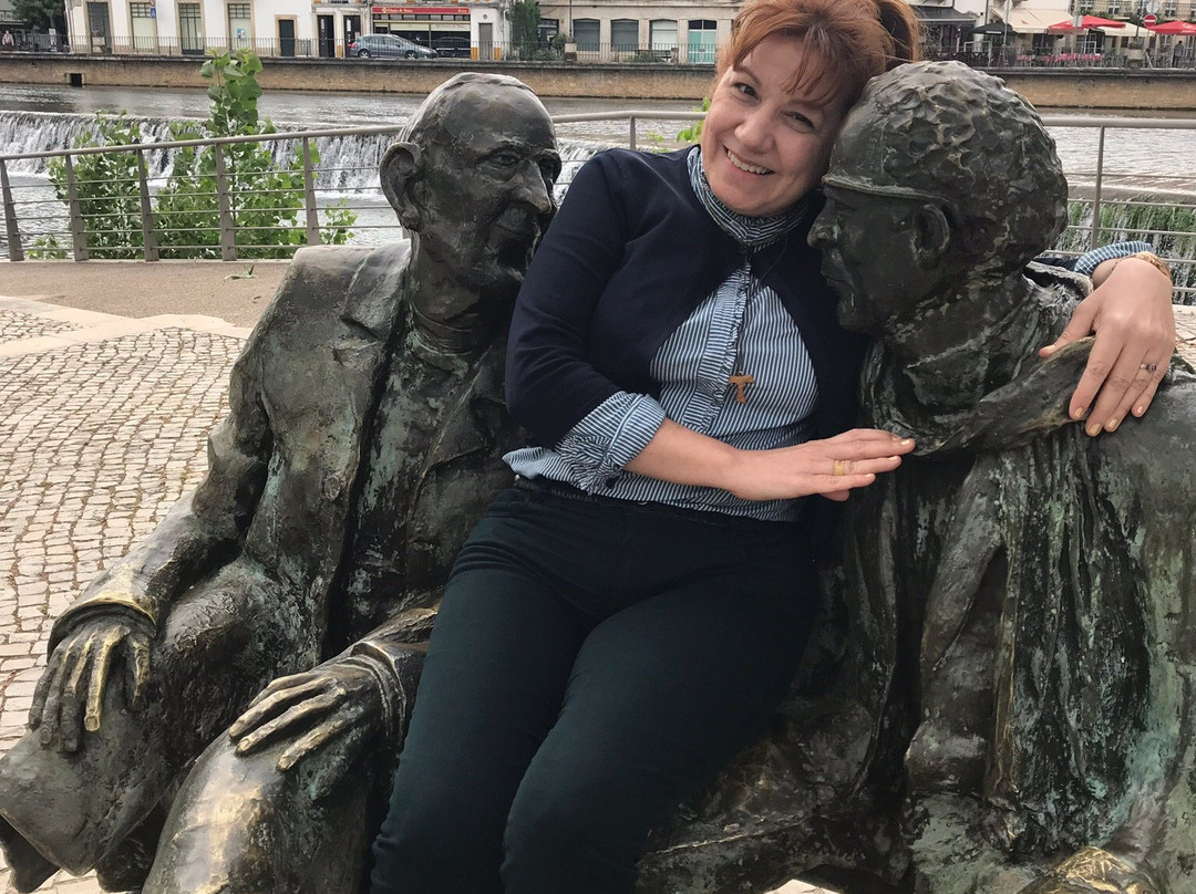 Estatuas de Fernando Lopes Graca e Fernando Araujo Ferreira-Tomar必去景点