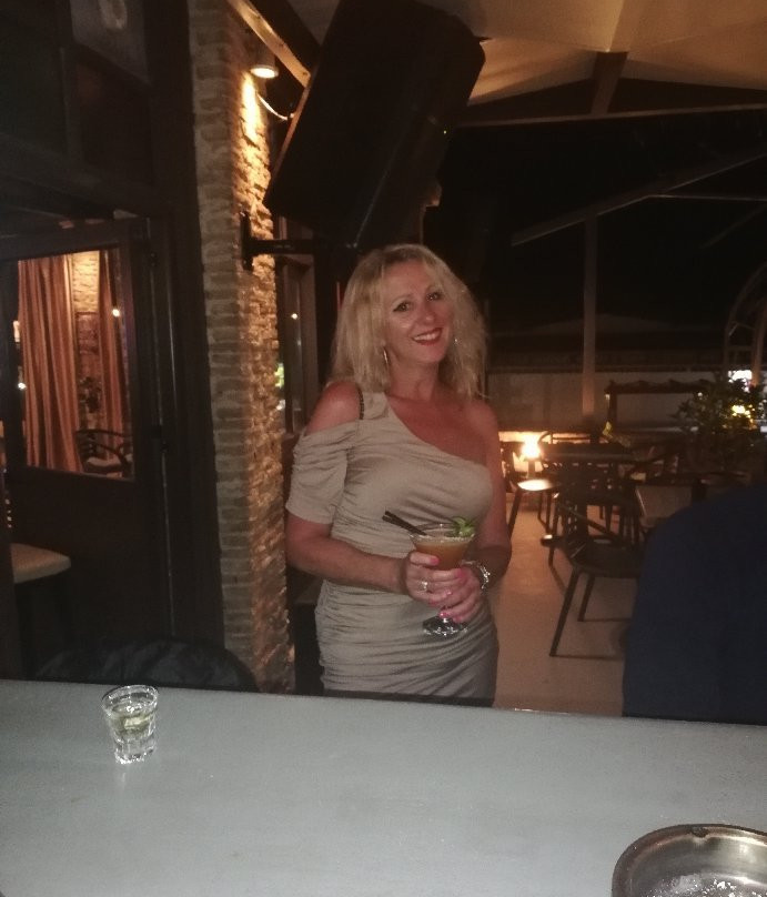 Catacombs Cocktail Cafe-Bar-Alykanas必去景点