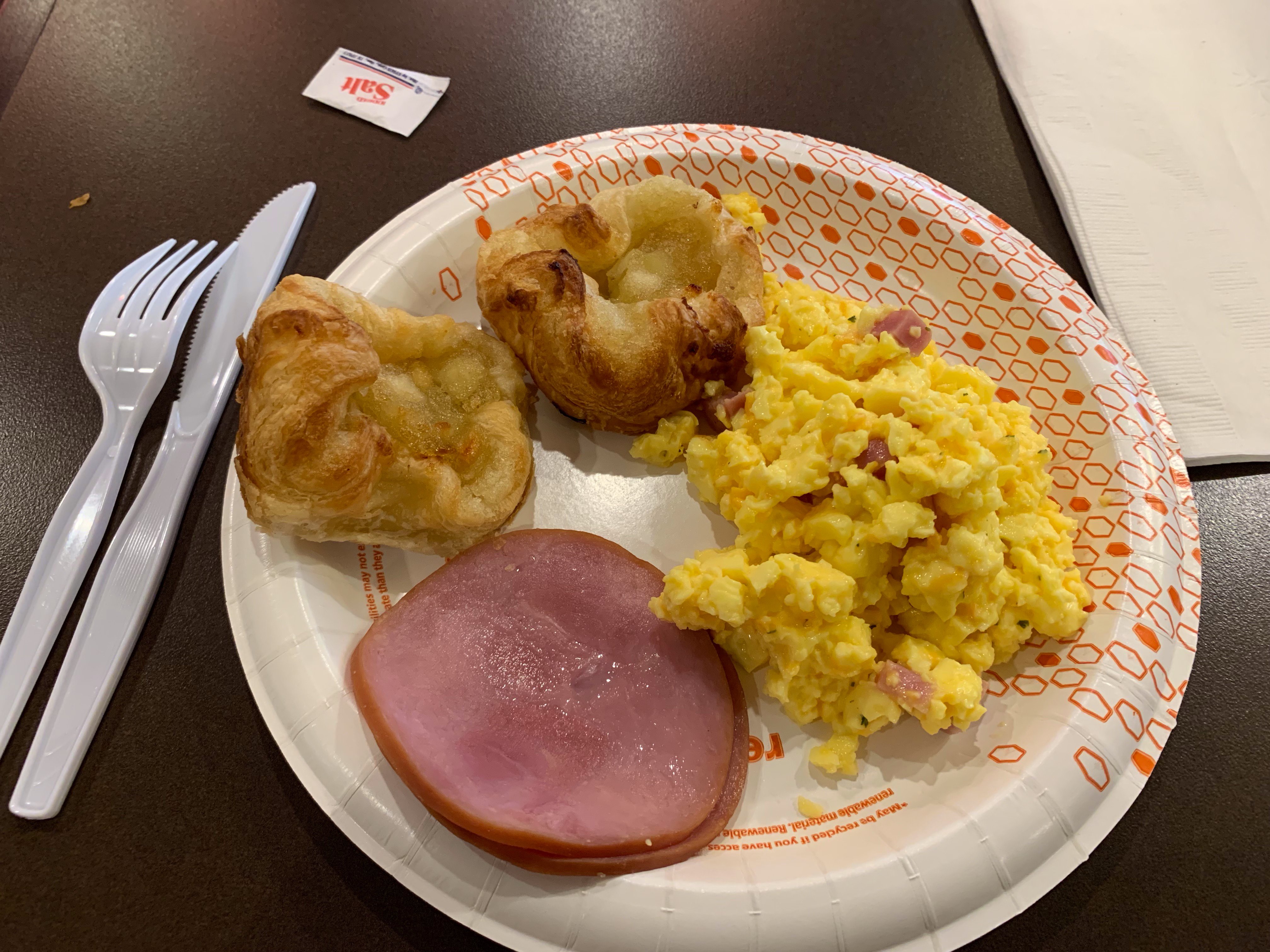 阿卡德尔菲亚希尔顿恒庭酒店-餐饮