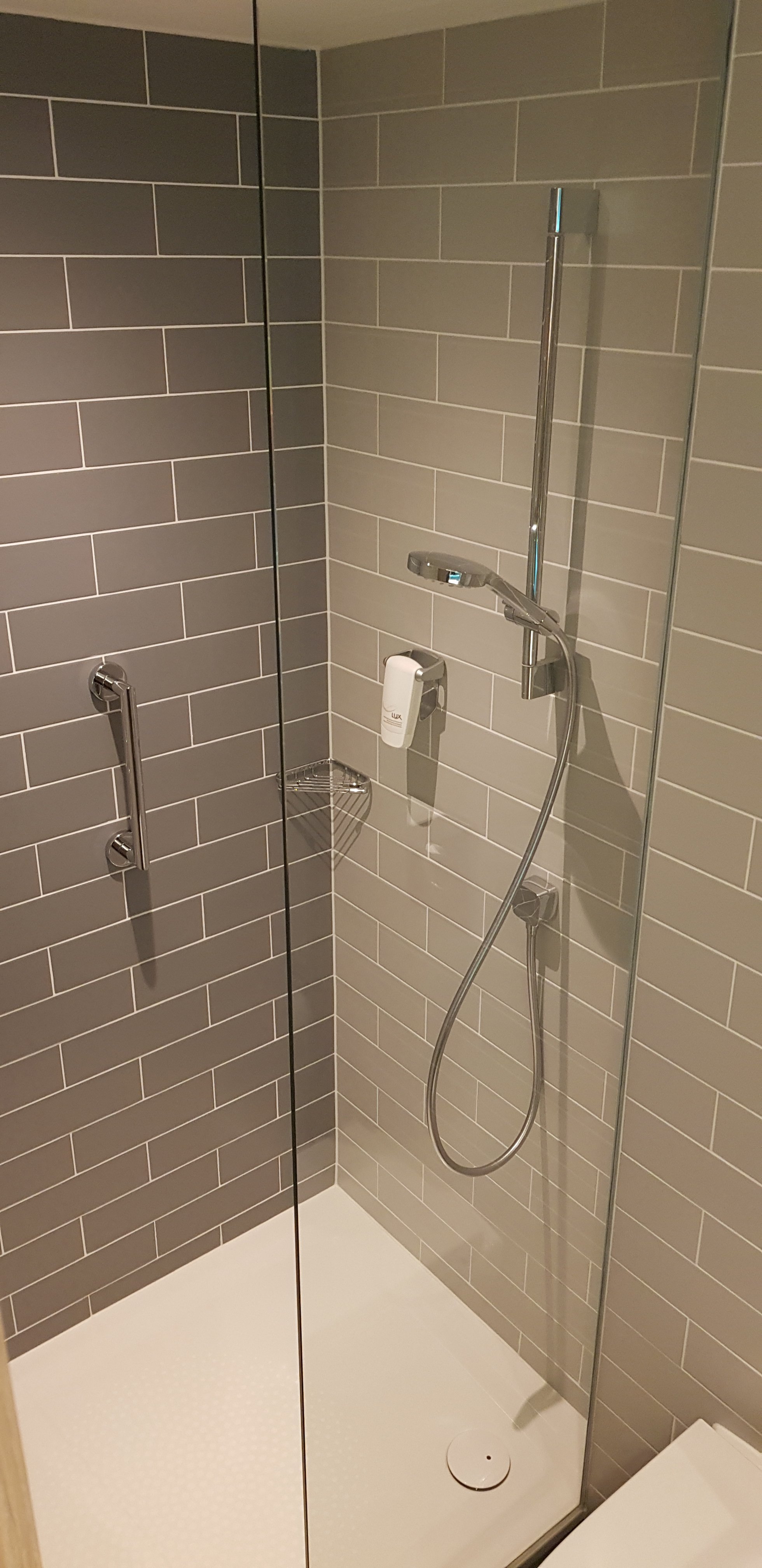 Holiday Inn Express Ringsheim, an IHG hotel-浴室