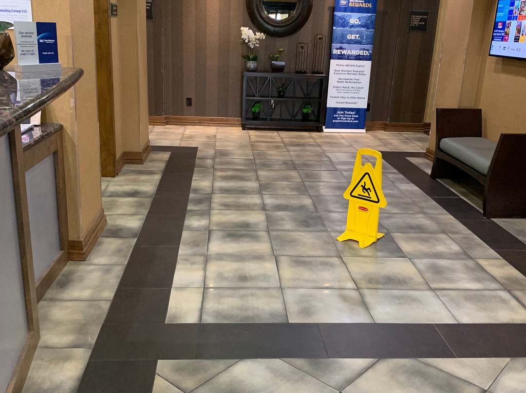 Best Western Plus Christopher Inn & Suites主图