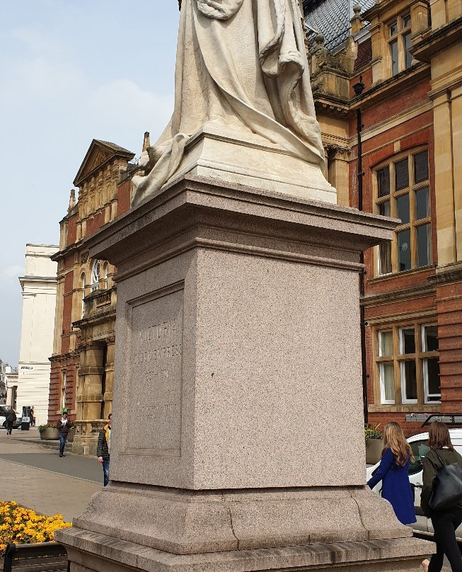 Queen Victoria Statue-皇家利明顿温泉必去景点