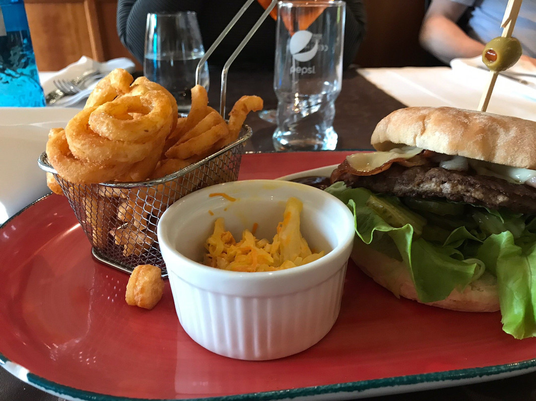 索纳帕斯特餐厅酒店主图