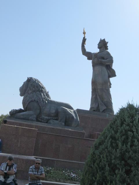 Statue of Ismoil Somoni-杜尚别必去景点