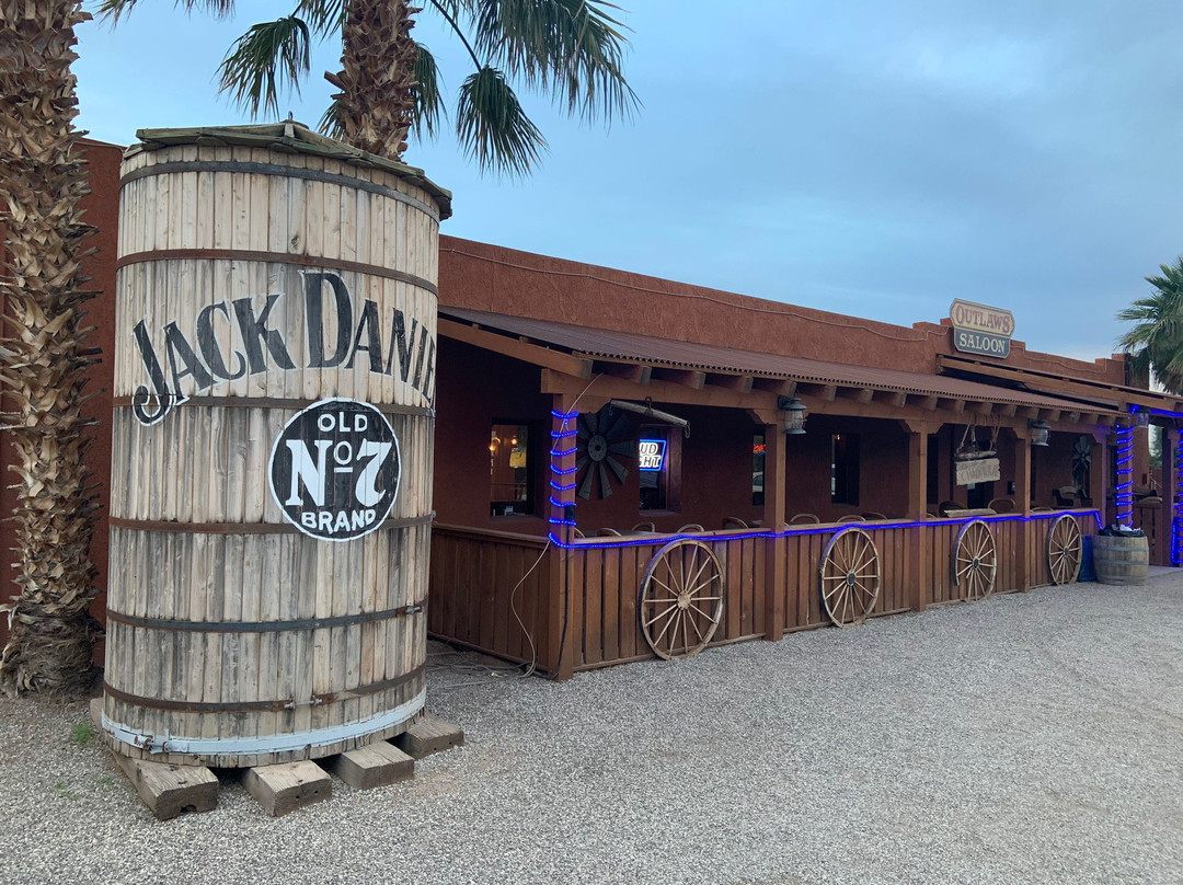 Earp餐馆和美食-Outlaw Saloon