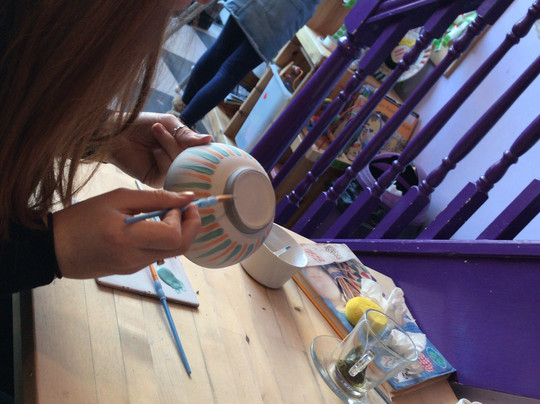 Flying Saucers The Painting Pottery Cafe-布里斯托尔必去景点