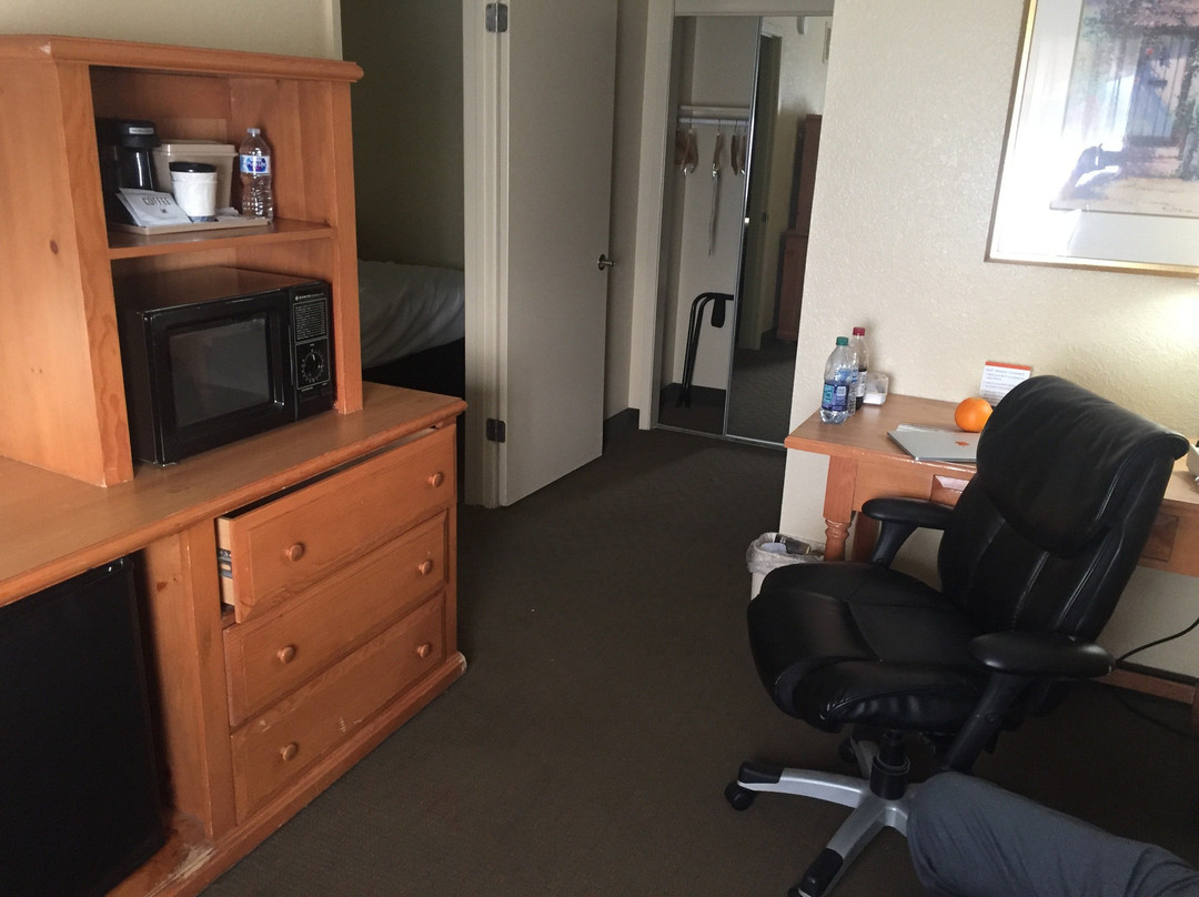 品质旅馆&套房酒店主图