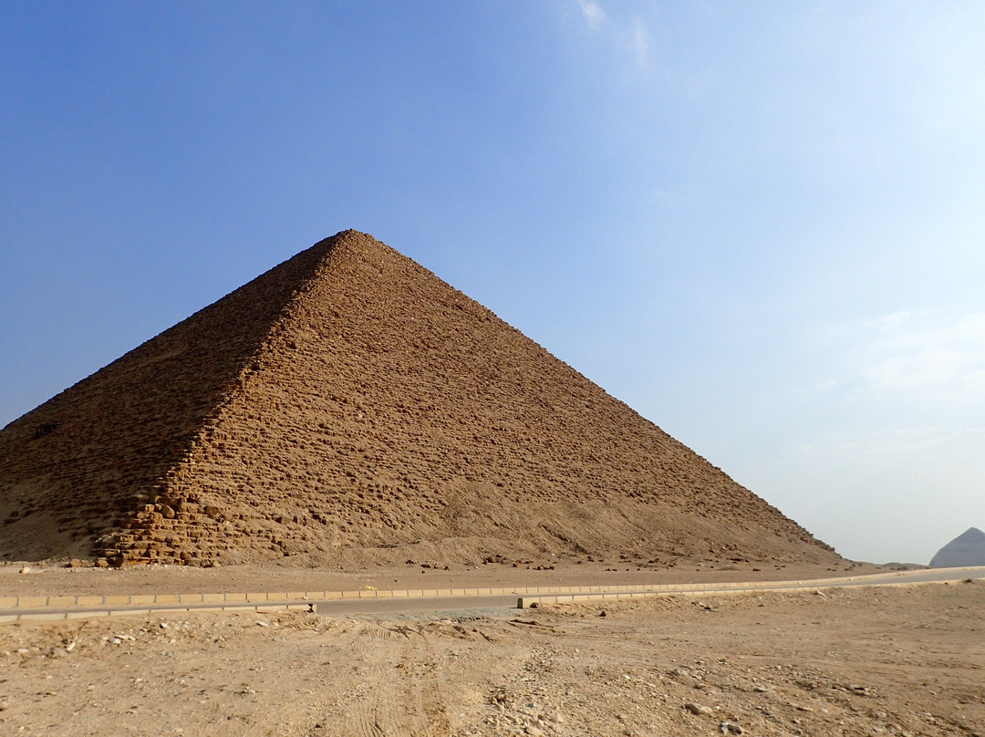 Pyramids of Dahshour景点图片