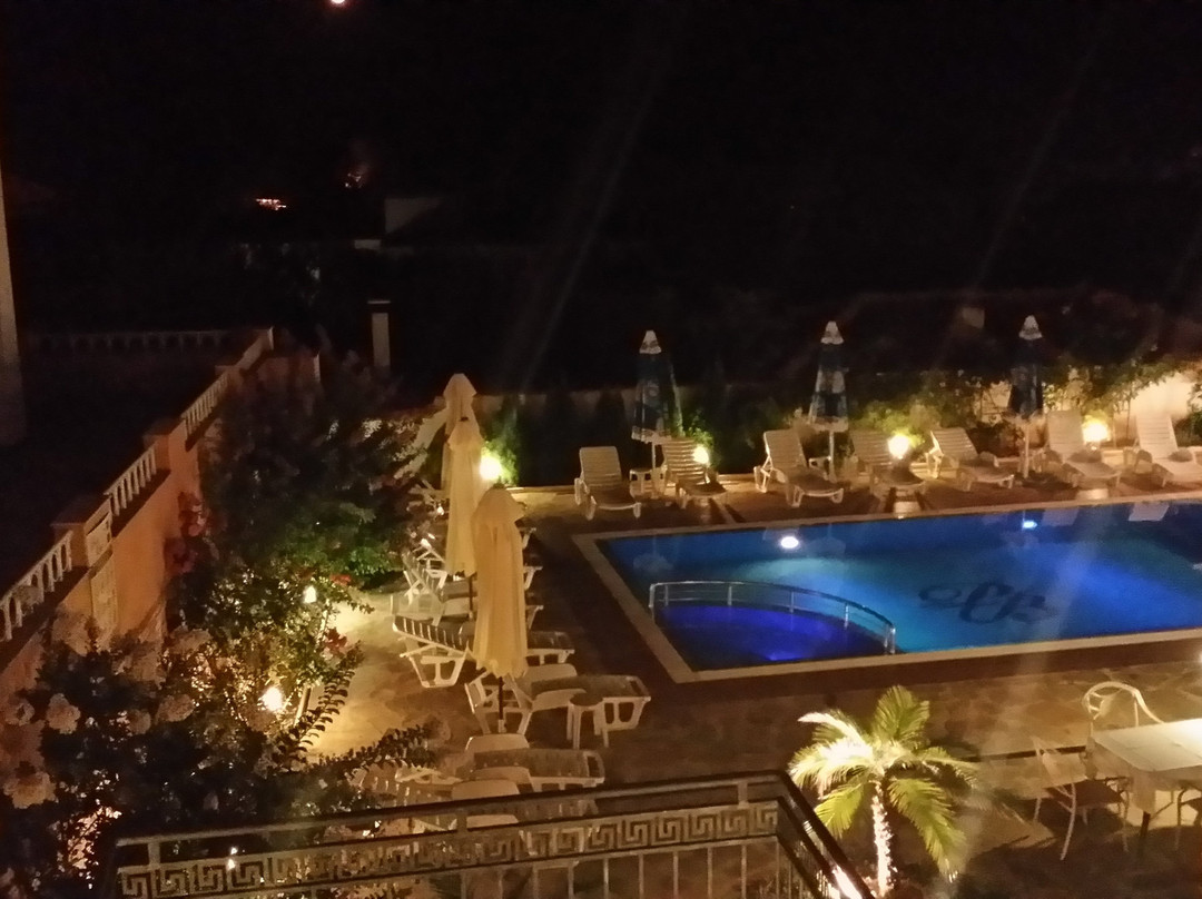 帕拉索比亚拉酒店主图