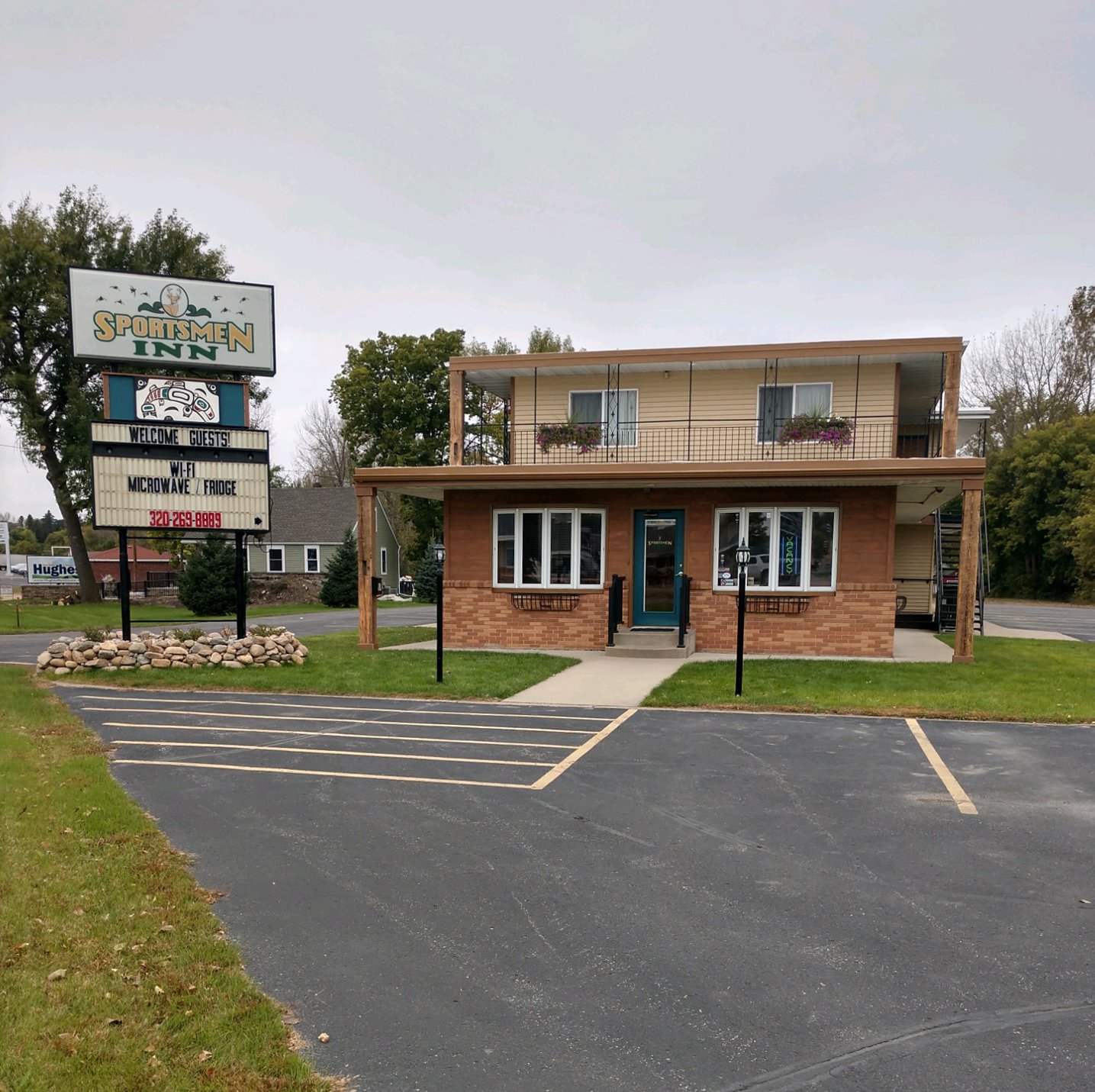 Sportsmen Inn-官方