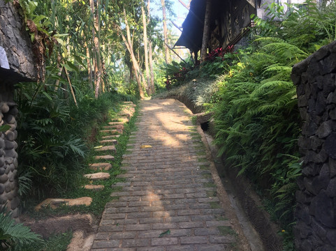 Jewel Indonesia - Day Tours-孟格威必去景点