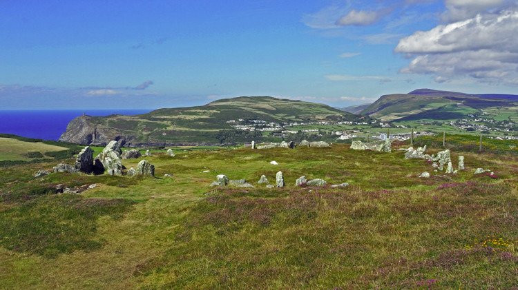 Meayll Hill Stone Circle景点图片