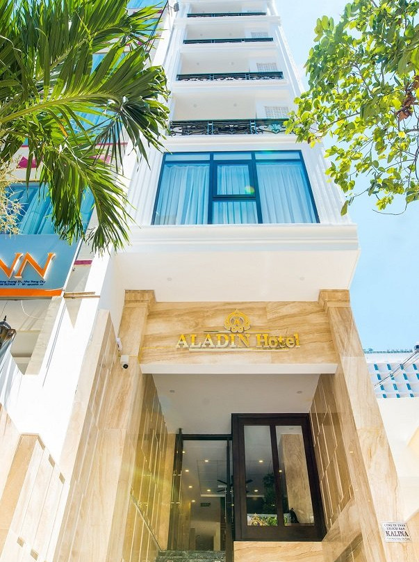 阿尔丁酒店主图