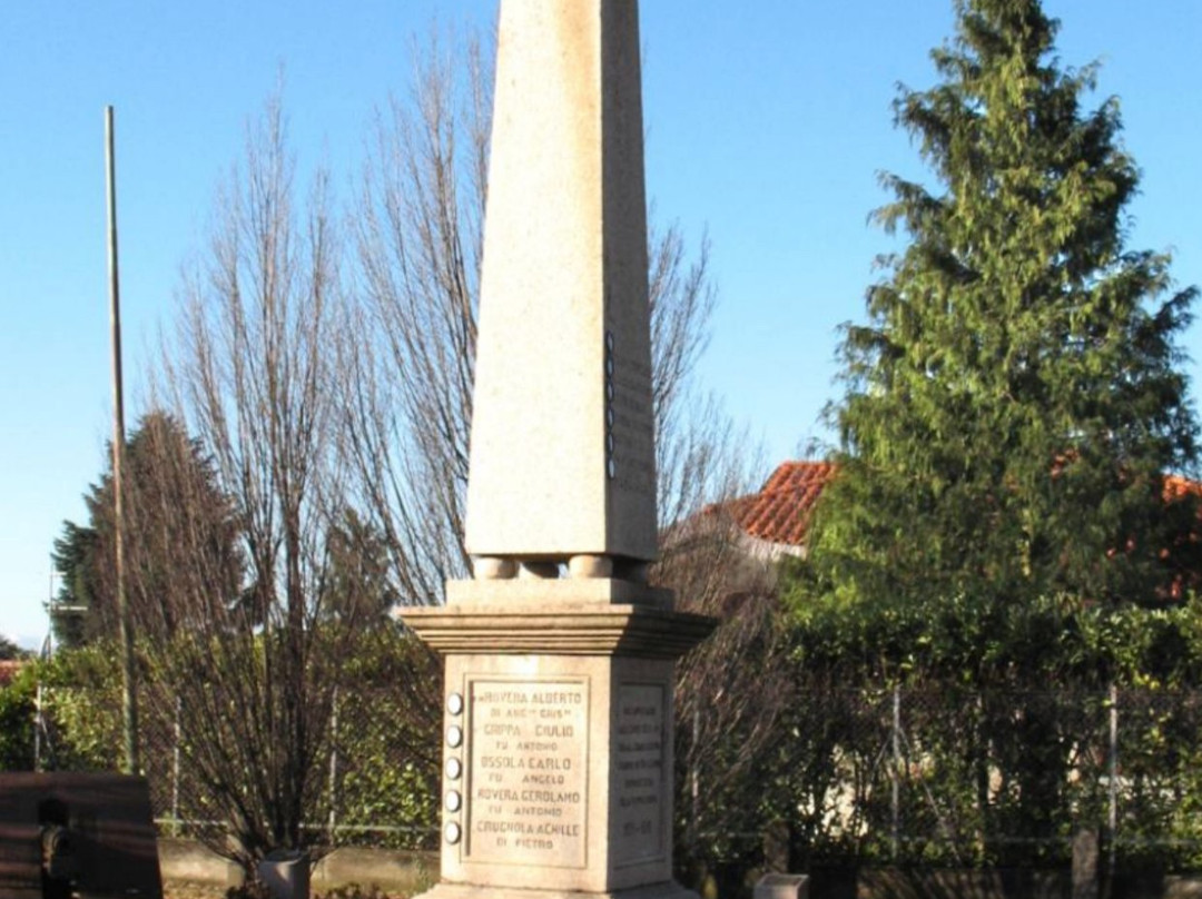Monumento ai Caduti di Oltrona景点图片