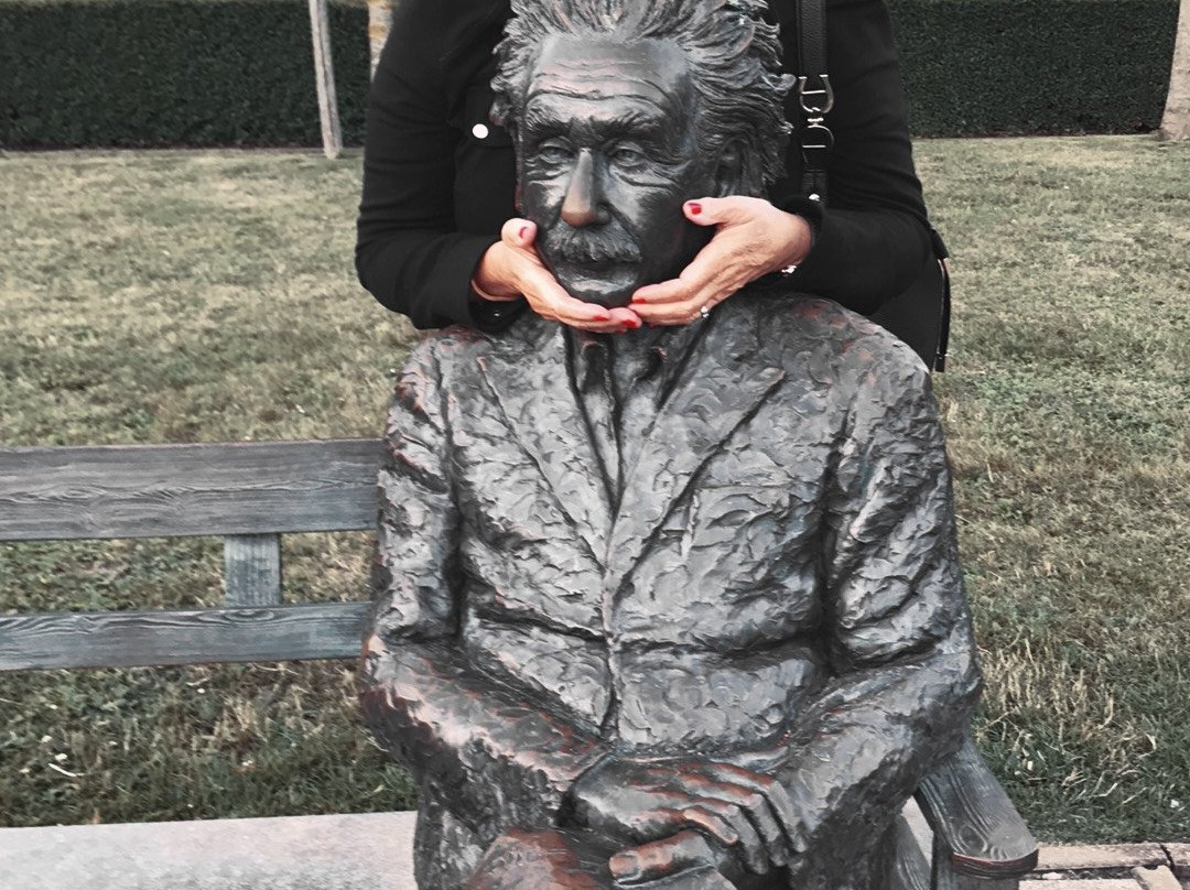 Albert Einstein Statue景点图片