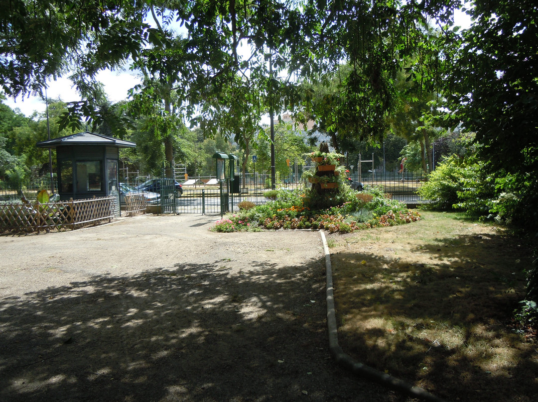 Square du docteur Calmette景点图片