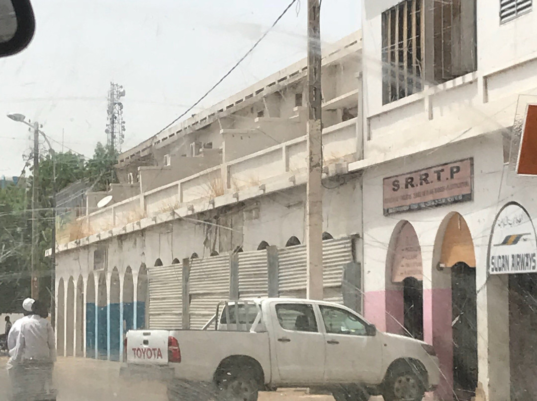 Avenue Charles de Gaulle-恩加美纳必去景点