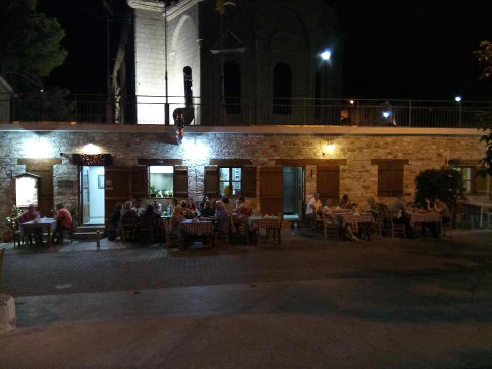 Kalavasos餐馆和美食-Retro Tavern