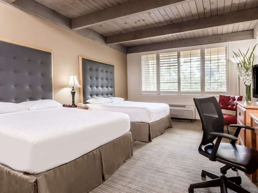 戴维斯戴斯酒店主图