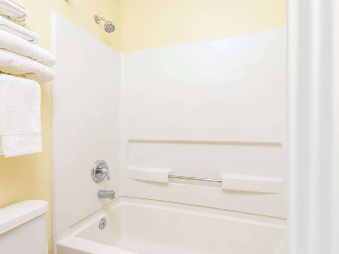 莫里亚蒂速8酒店主图