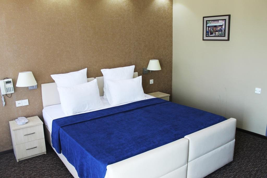 Panorama ECO-Hotel主图