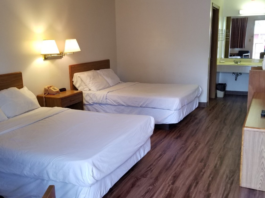 The Valley Inn and Suites主图