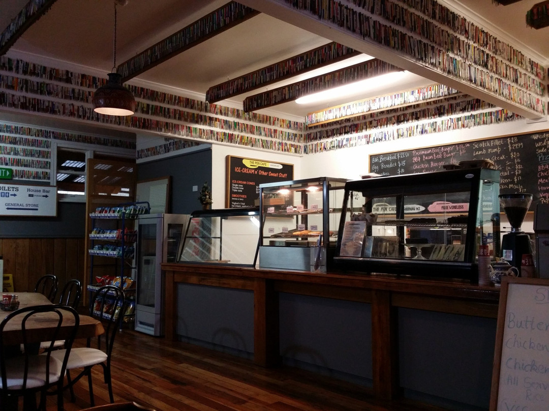 Oasis Hotel & Motel主图