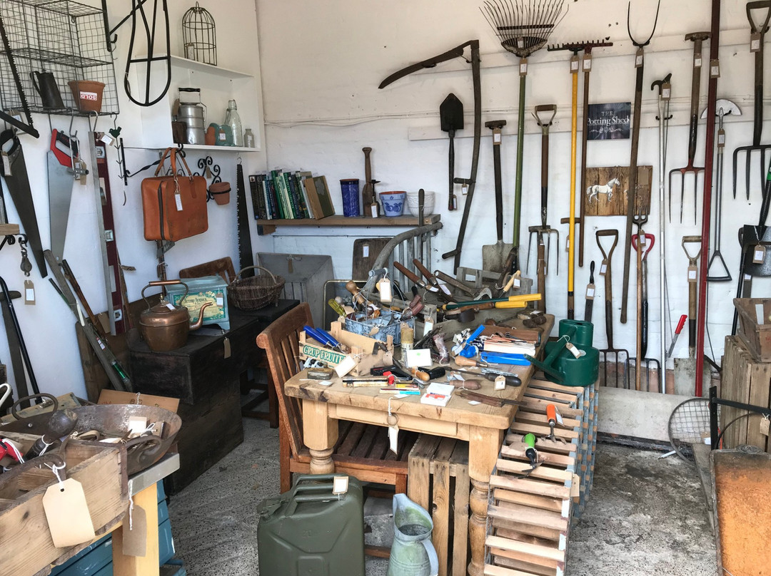 Dores Hill Farm Emporium-Wootton必去景点