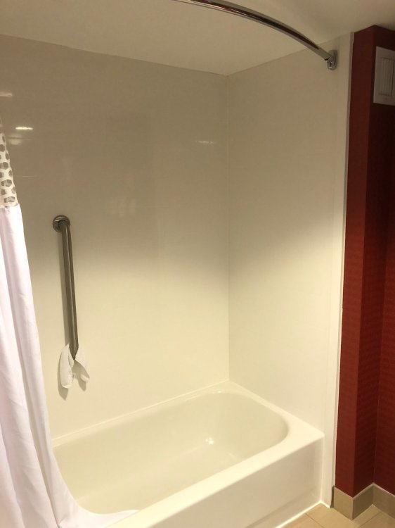 Hampton Inn Columbus-airport-浴室