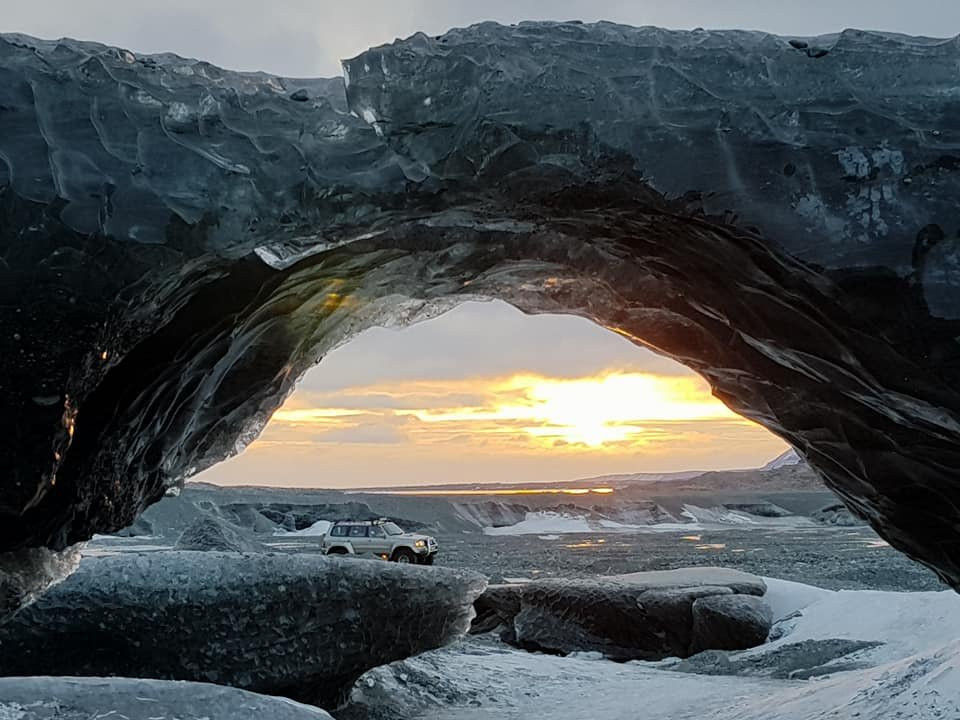 Ice Cave In Iceland景点图片