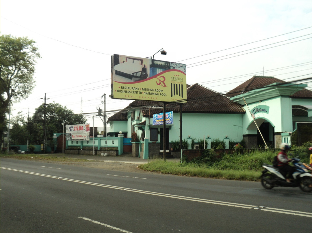 Capital O 3122 Hotel Atrium主图