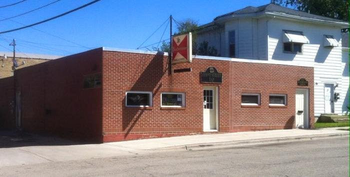 Alden餐馆和美食-Front Street Tap