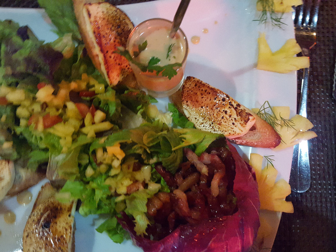 Grand Bois餐馆和美食-L'Ile Intense