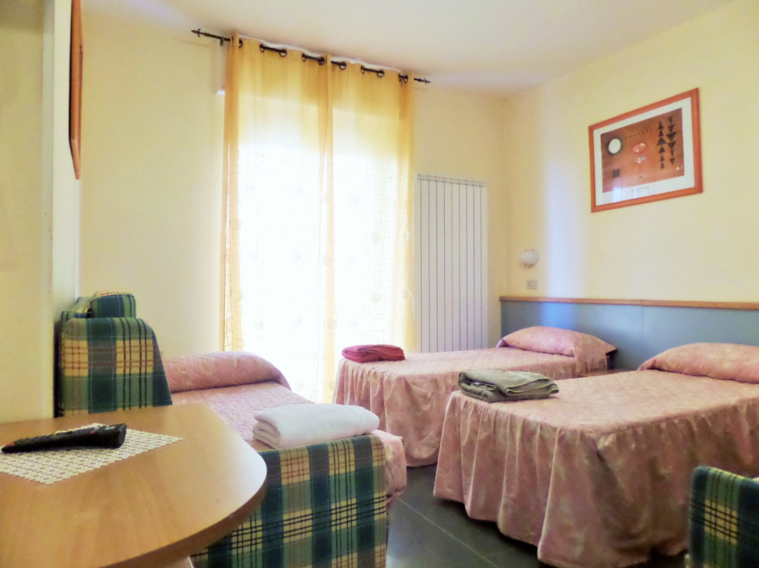 Santo Stefano al Mare酒店住宿-Hotel Lucerna